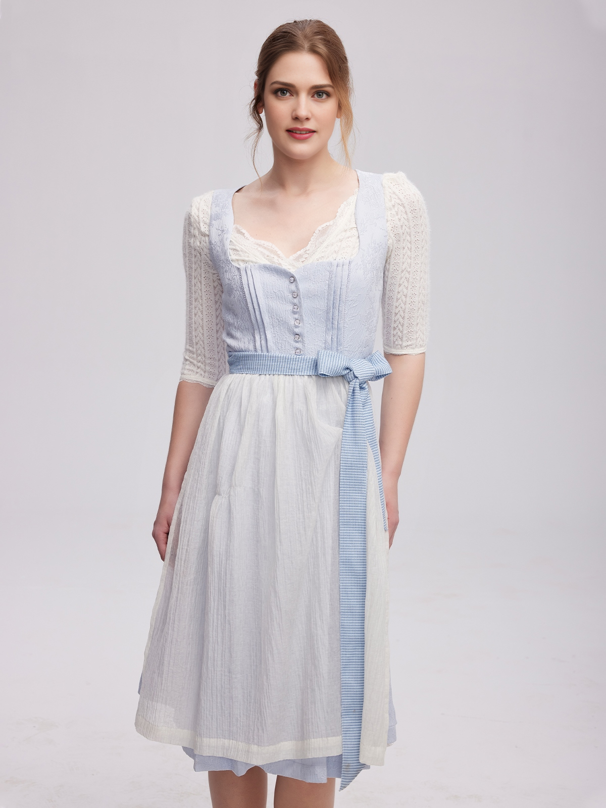 Dirndl in Blau – modern und stilvoll