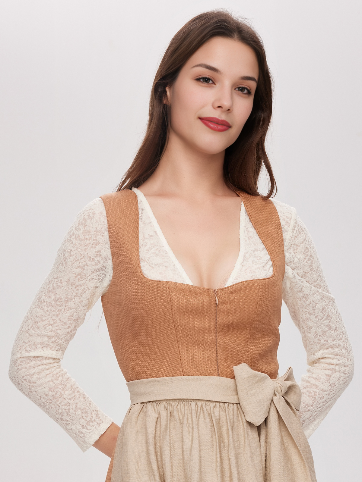 Dirndl in Orange – perfekte Passform