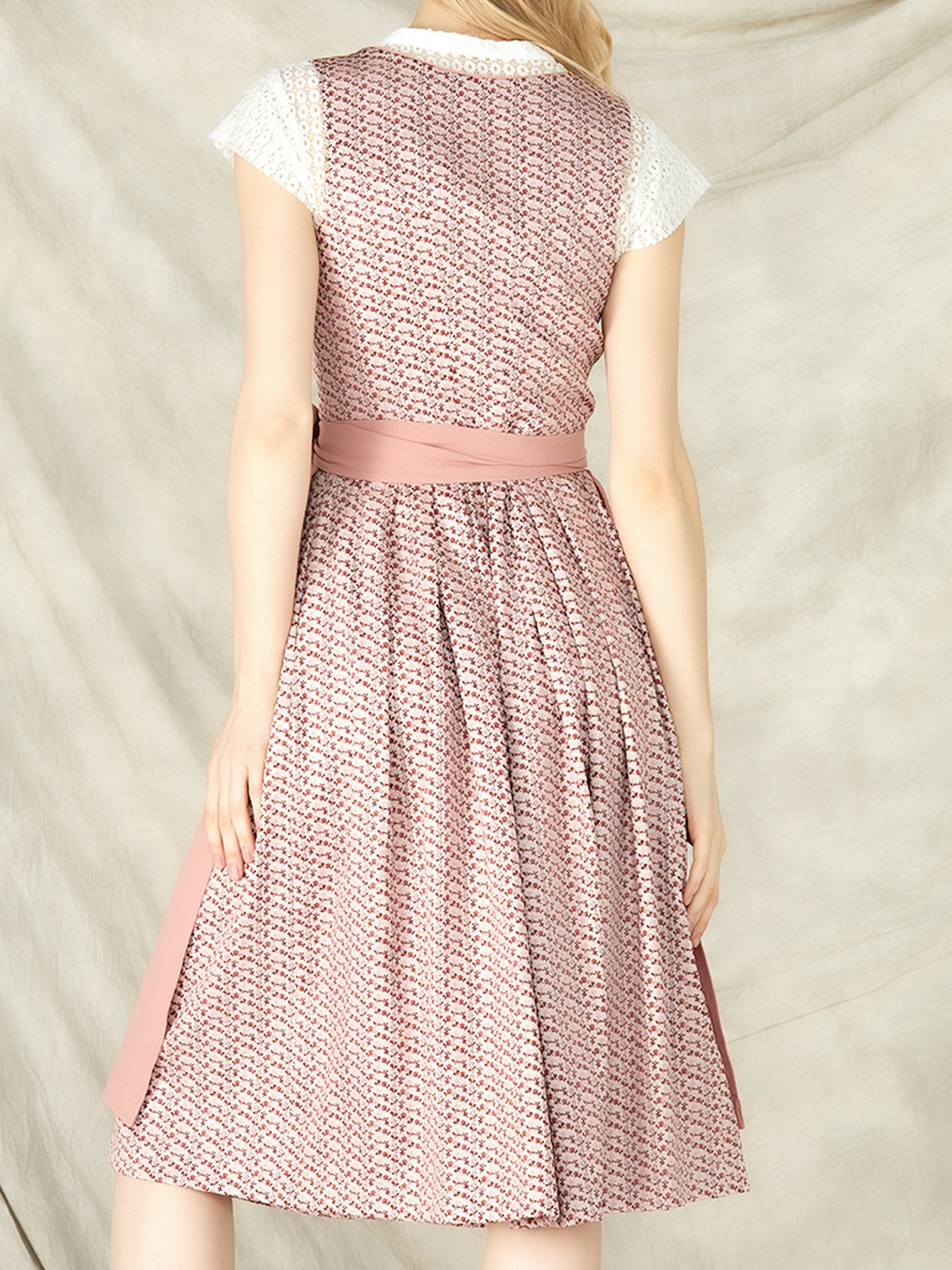 Dirndl Hellgelb in eleganter Ausführung