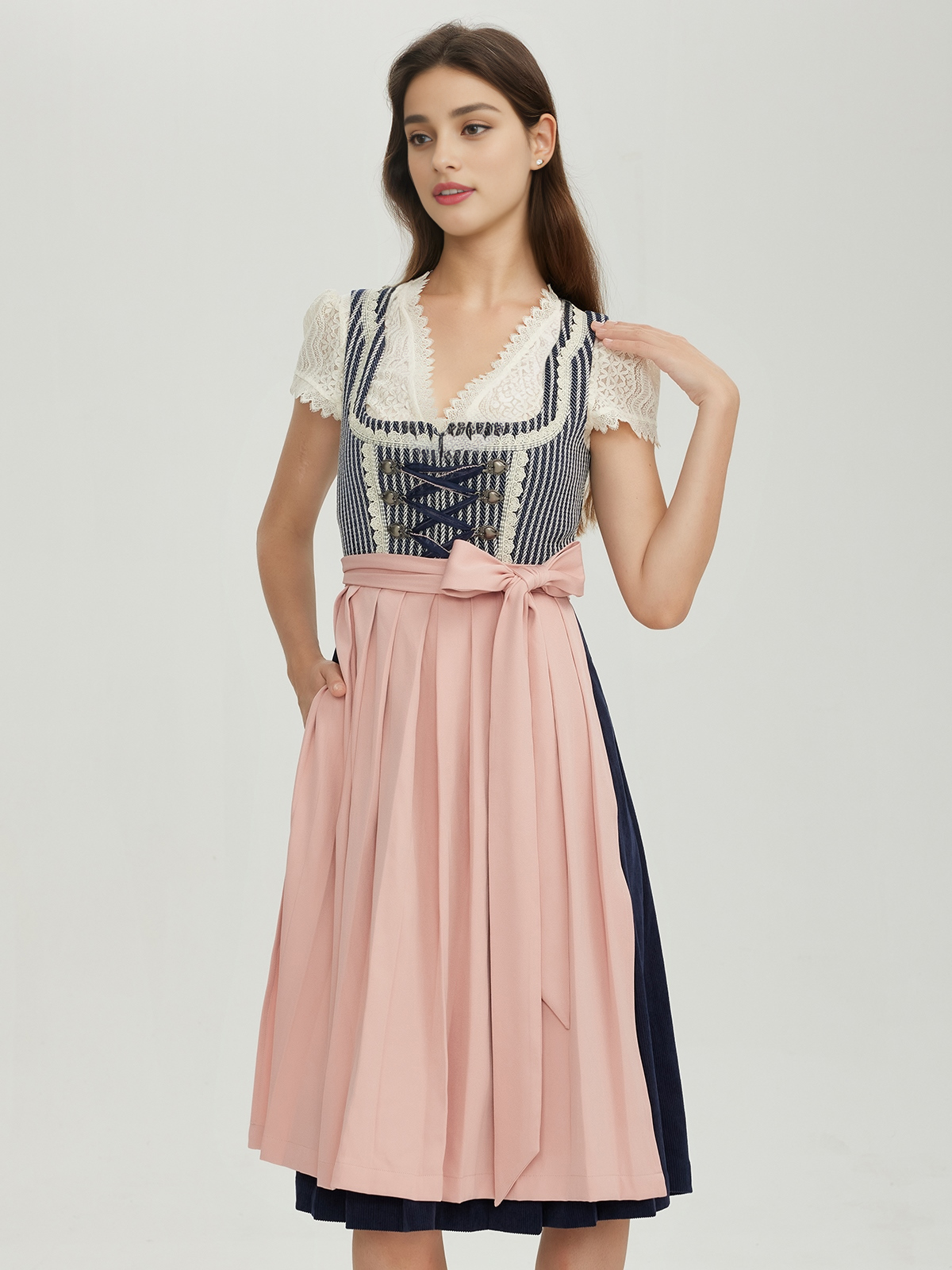 Dirndl samt hellblau