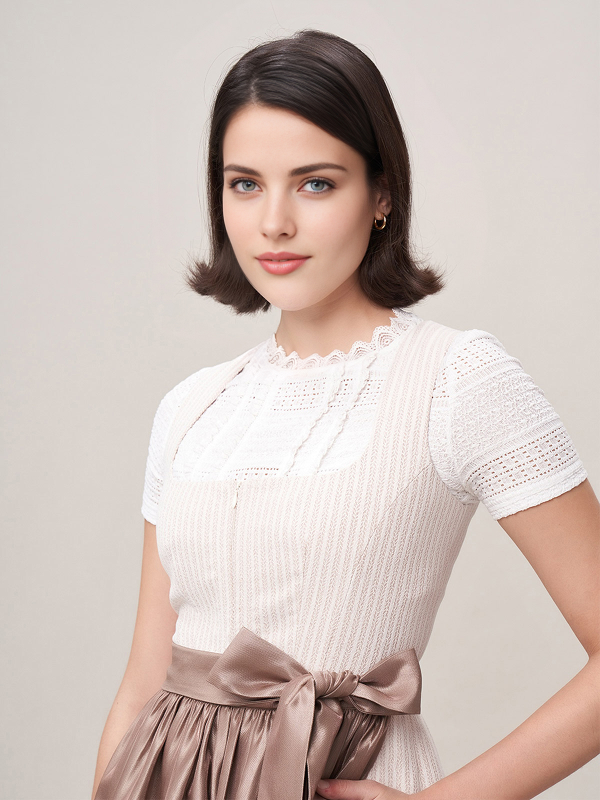 Beige Dirndl mit hochwertiger Verarbeitung