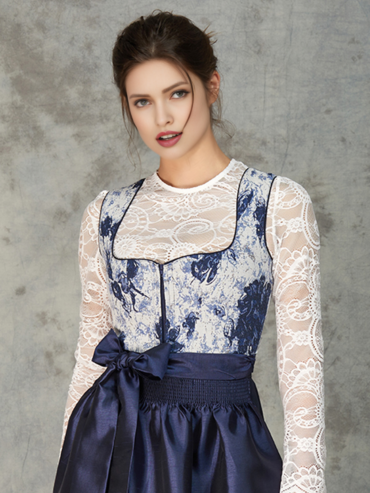 Dirndl in Rosa und Grün
