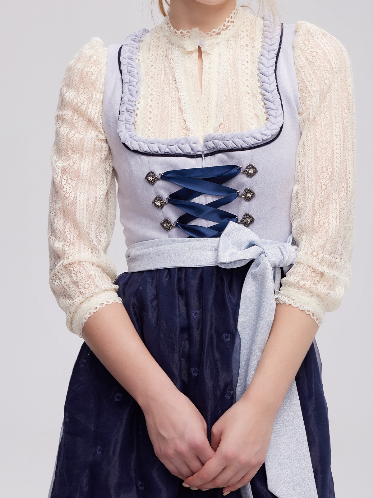 Ehreer Dirndl in Blau