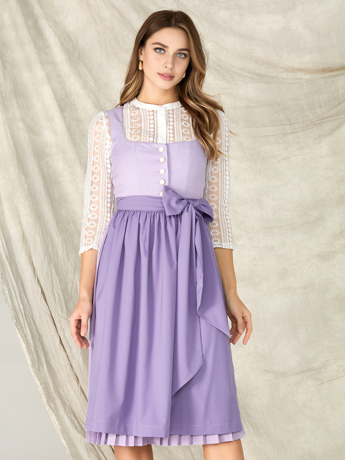 Dirndl in Lila – feminin und stilvoll