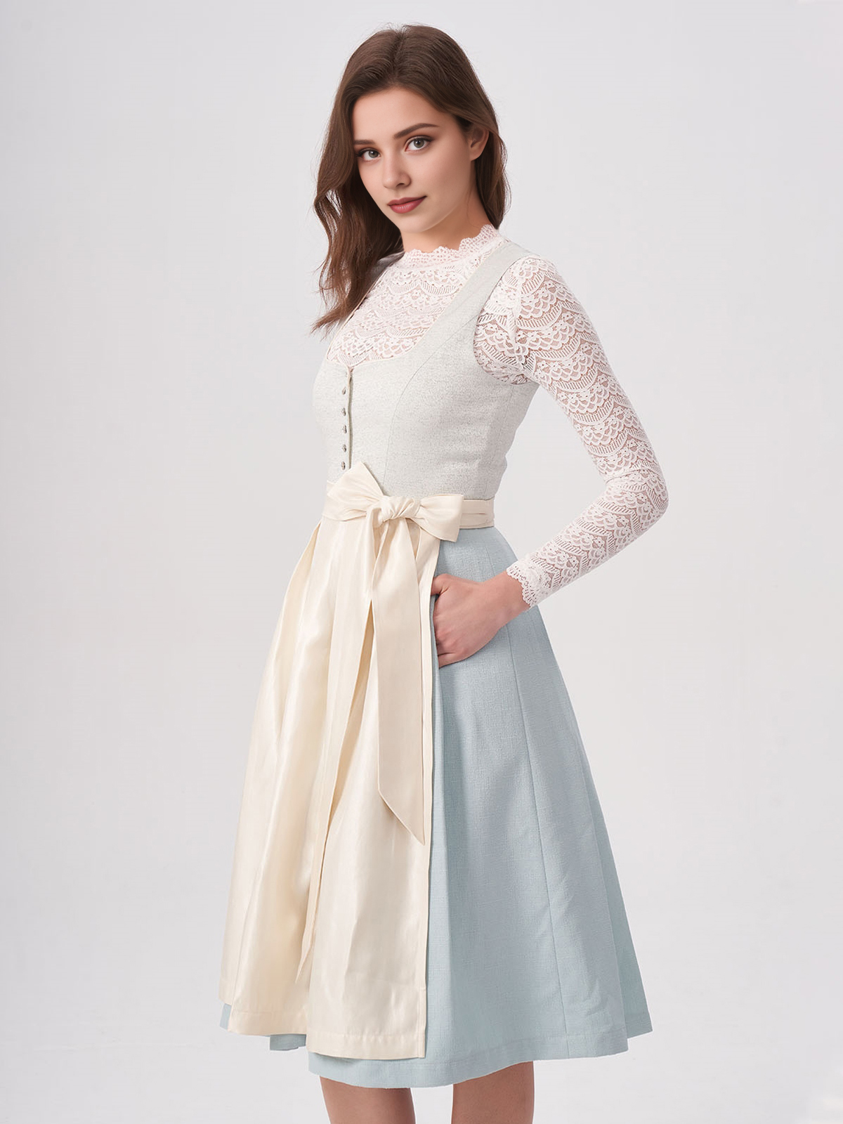Dirndl in Blau mit Spitzenbody Weiß