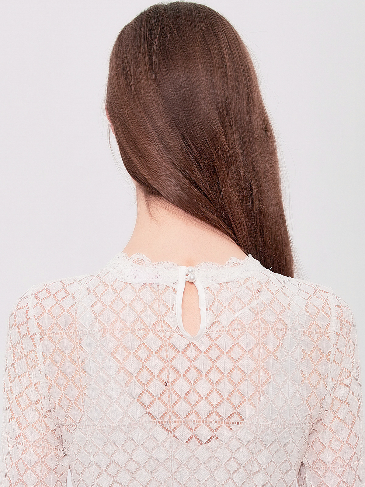 Weiße Dirndlbluse mit rosa Dirndl
