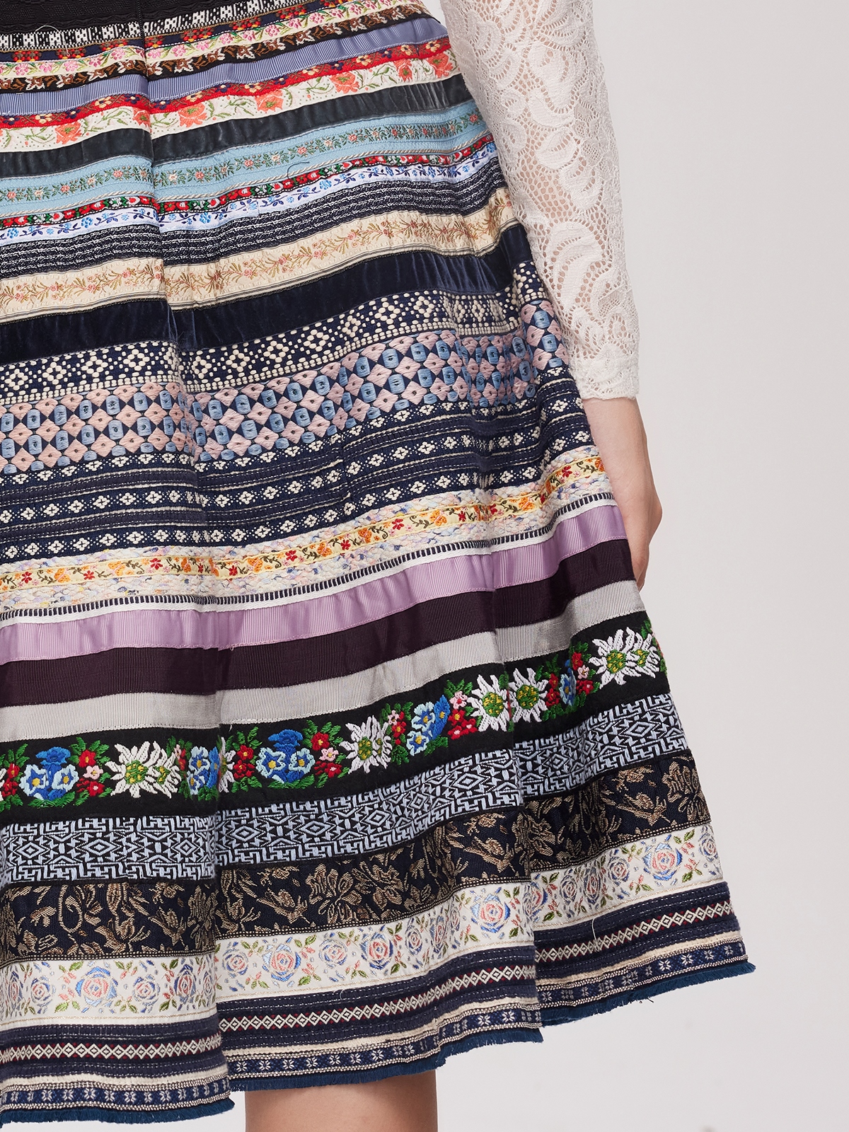 Dirndl in Blau mit modernem Schnitt
