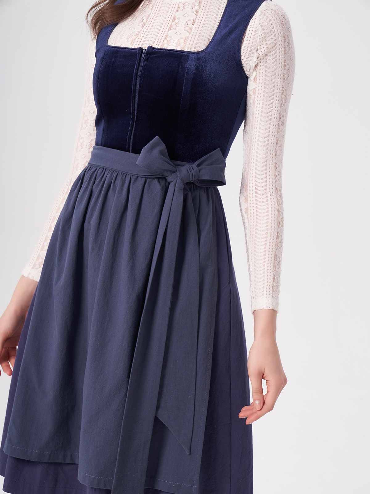Dirndl mit Reißverschluss vorne in Blau