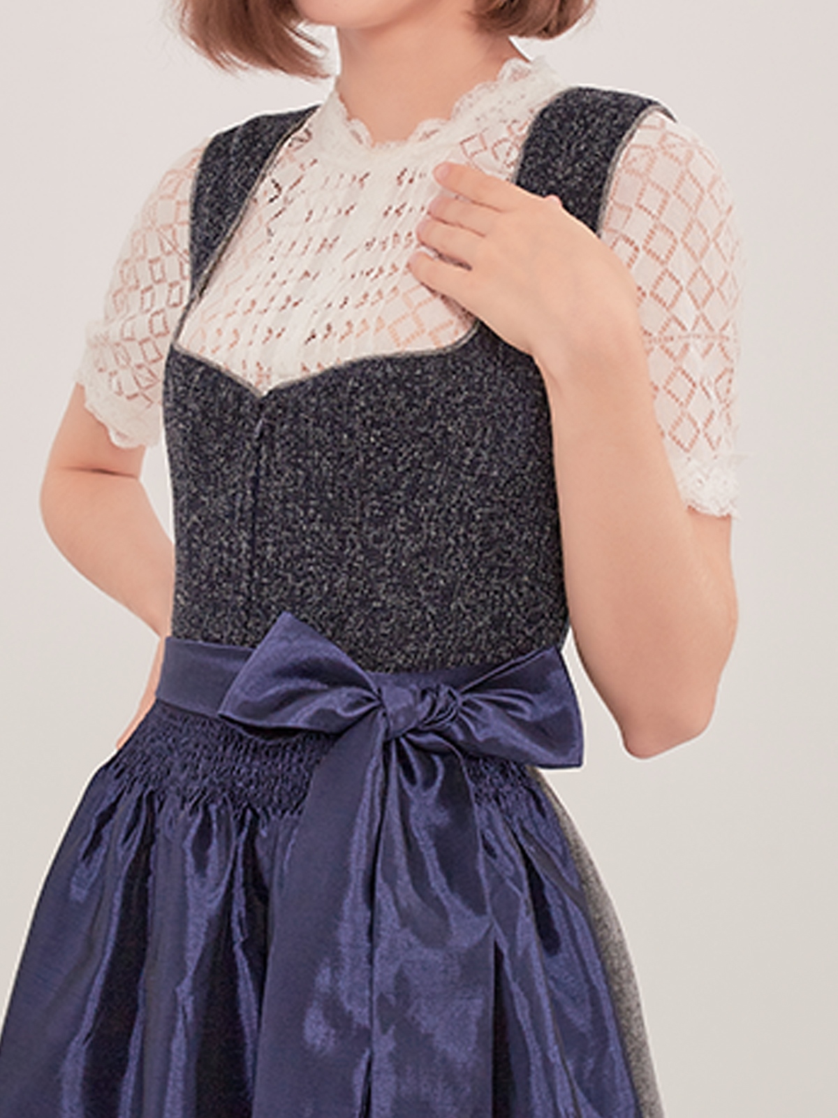 Elegantes langes Dirndl in Blau