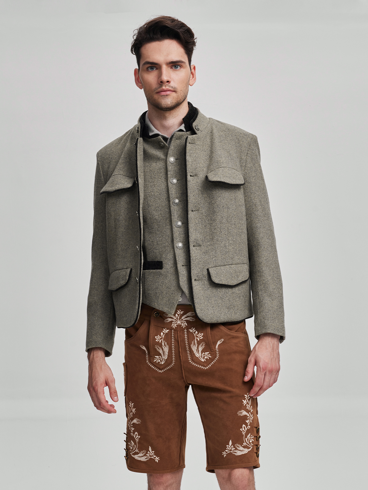 Moderne Trachtenjacke in Grau