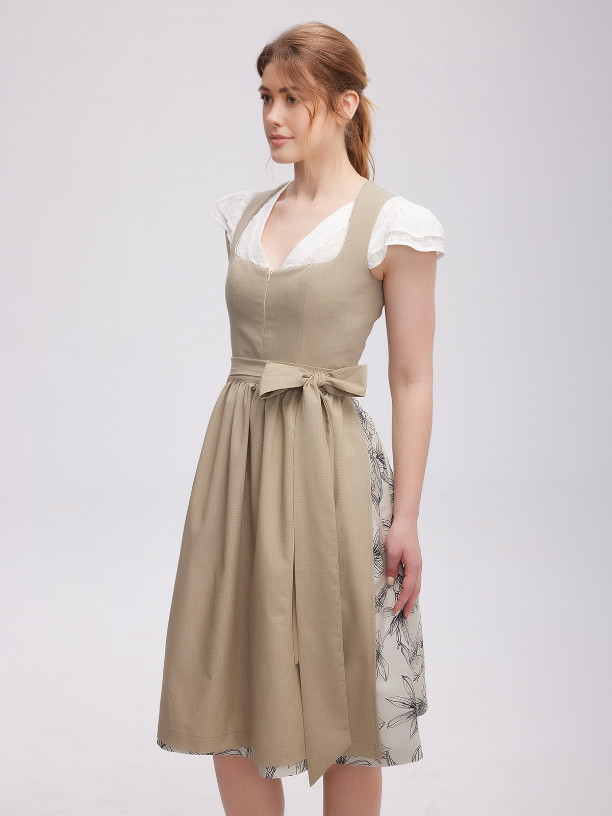 Dirndl Bluse in Grün – eine perfekte Alternative