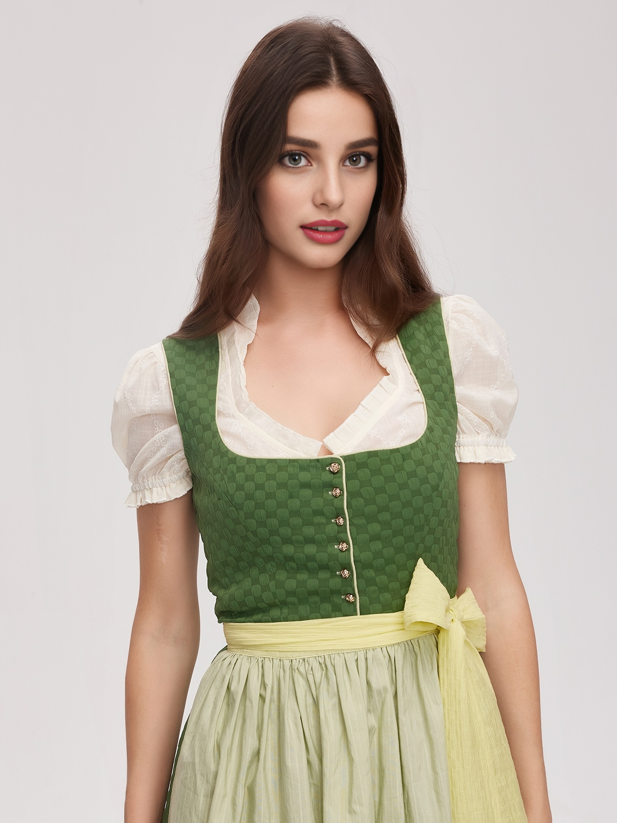 Dirndl mit Herzausschnitt in Grün