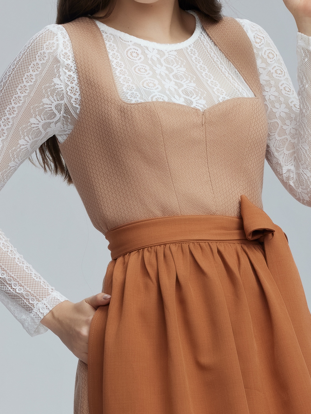 Traditionelles Dirndl in modernem Design