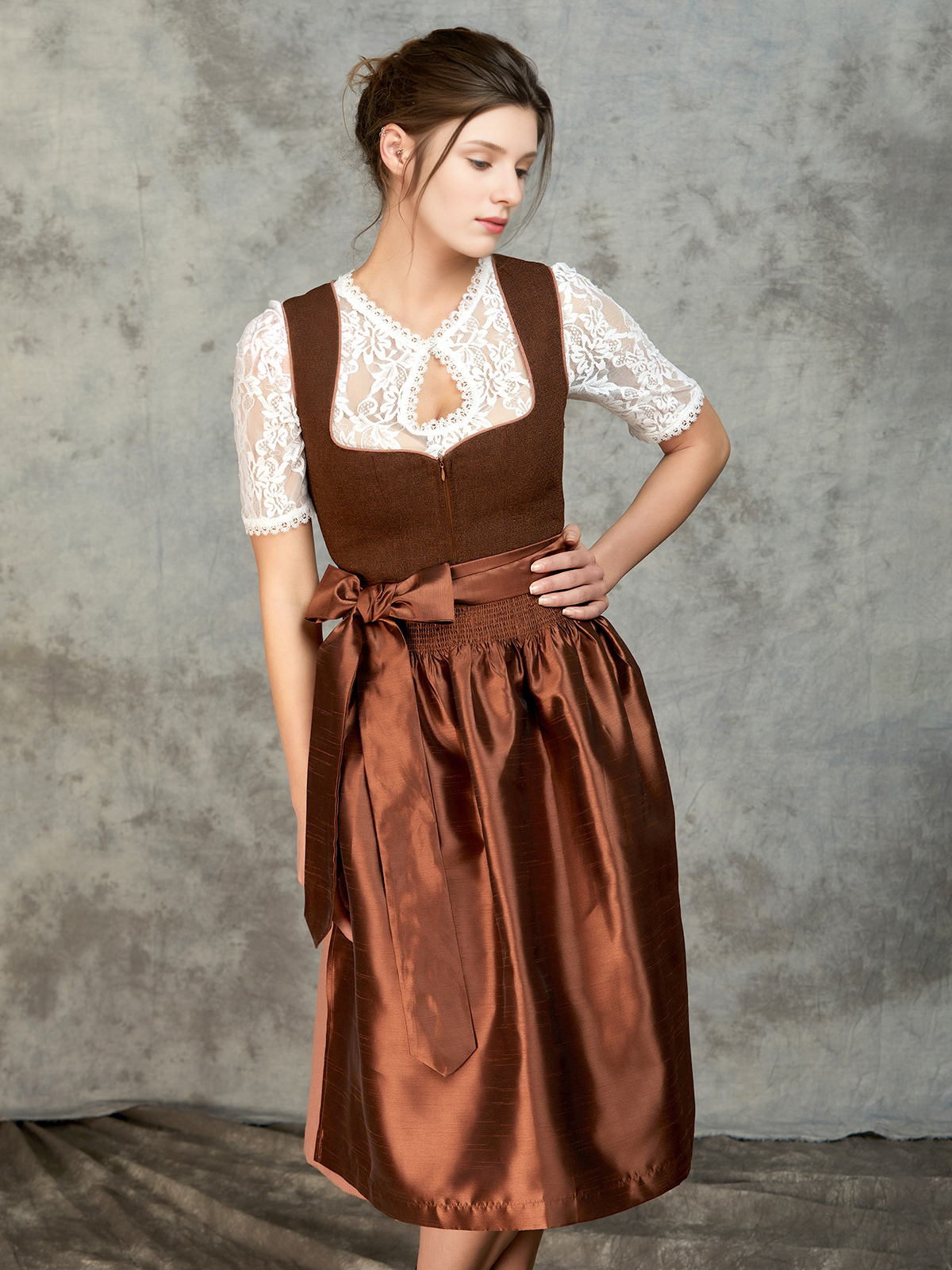 Dirndlbluse Spitze Kurzarm in Braun