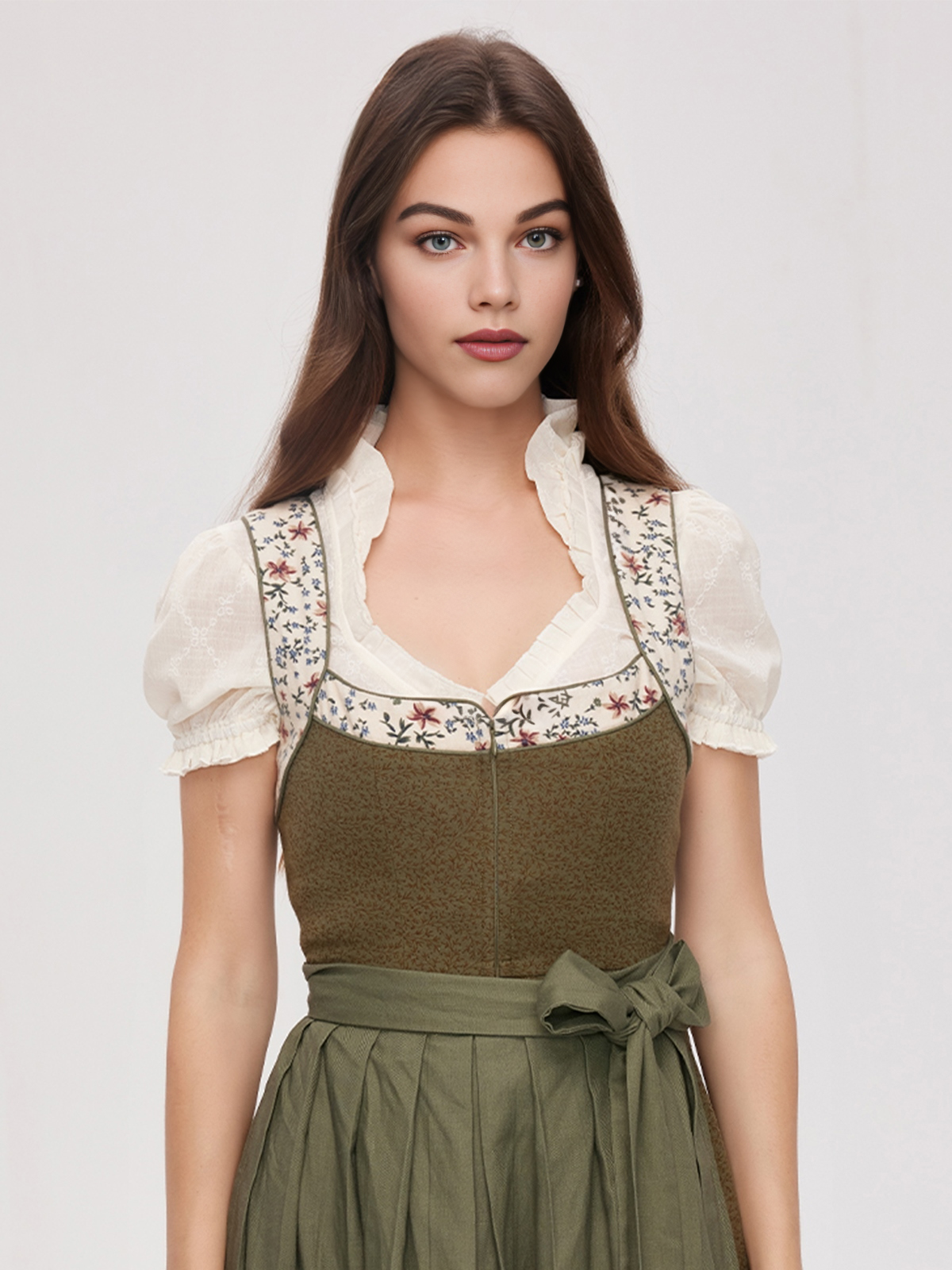 Dirndlbluse dunkelgrün mit rustikalem Charme