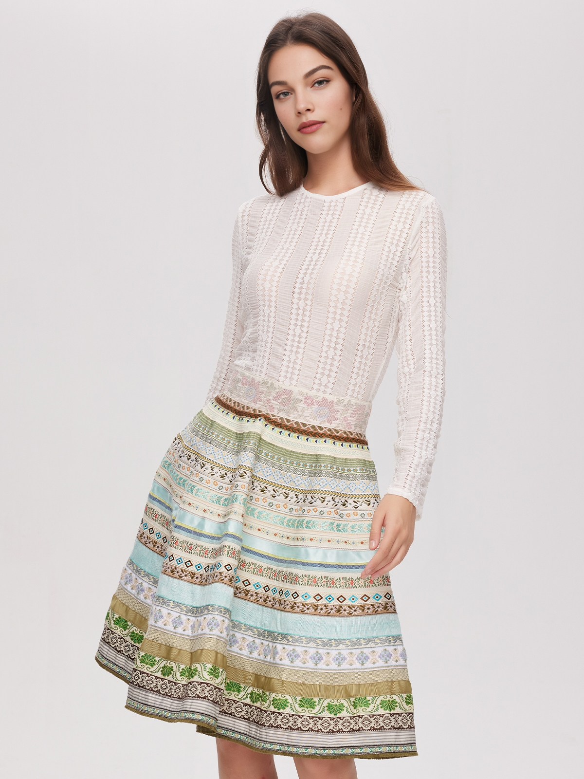 Modernes Dirndl in Grün mit urbanem Stil