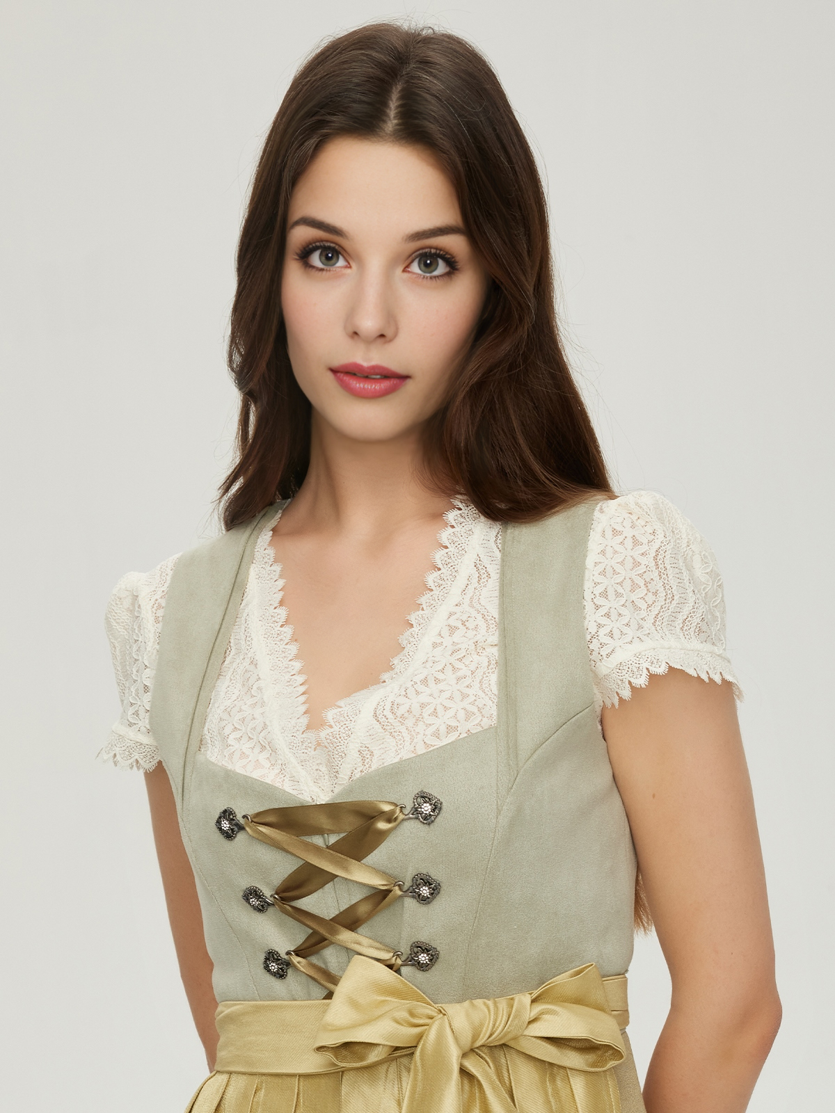 Dirndl in Grün und Schwarz
