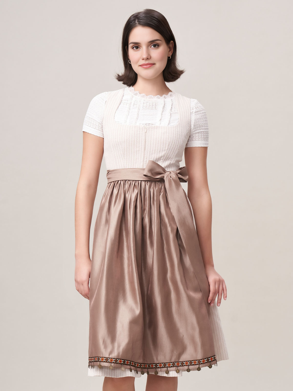 Dirndl Brombeerfarben – Eleganz in tiefem Violett