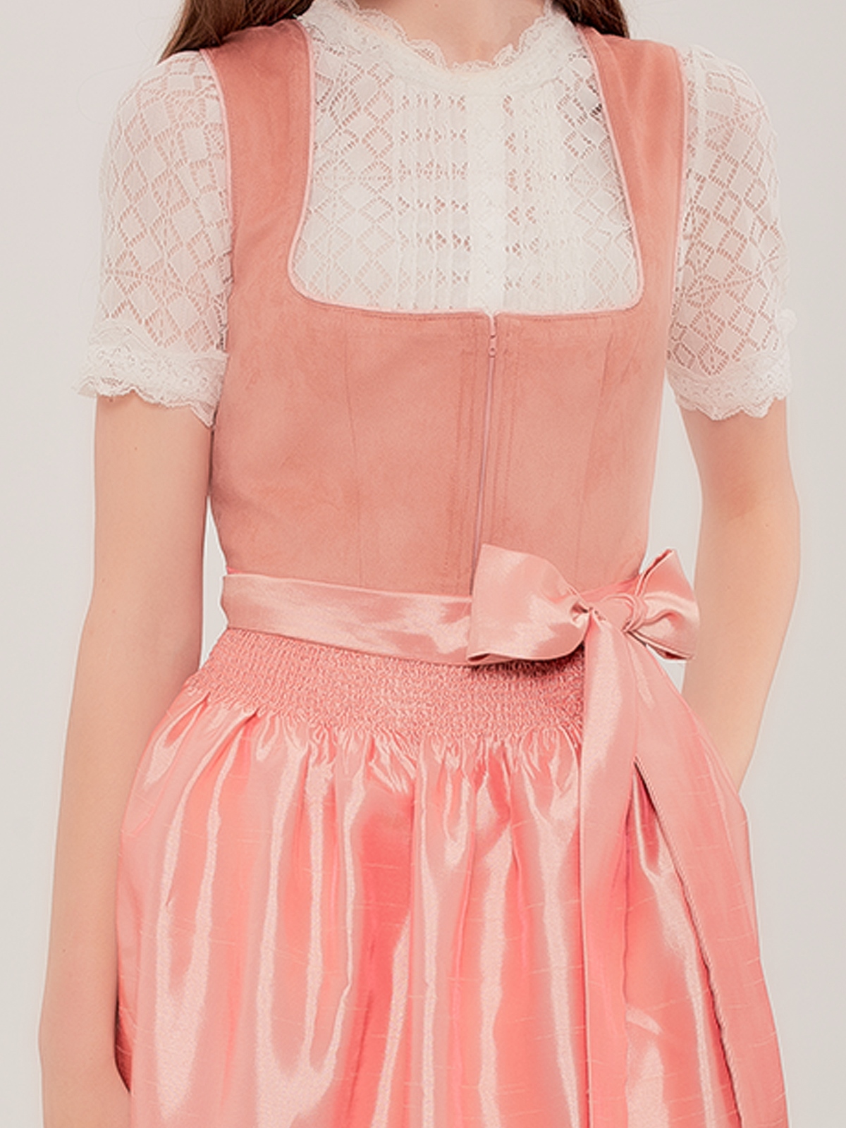 Dirndl in eleganter schwarzer Ausführung