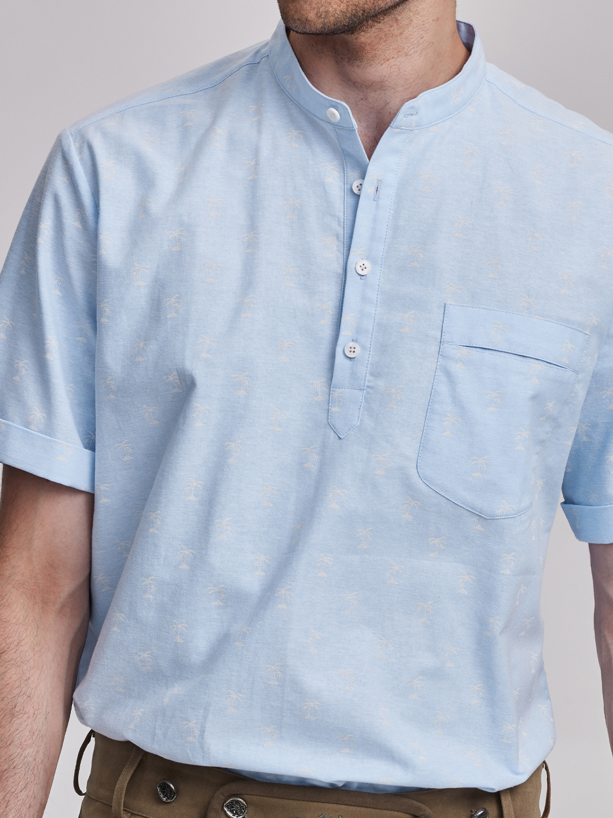 Ehreer Dirndl – Eleganz in Blau