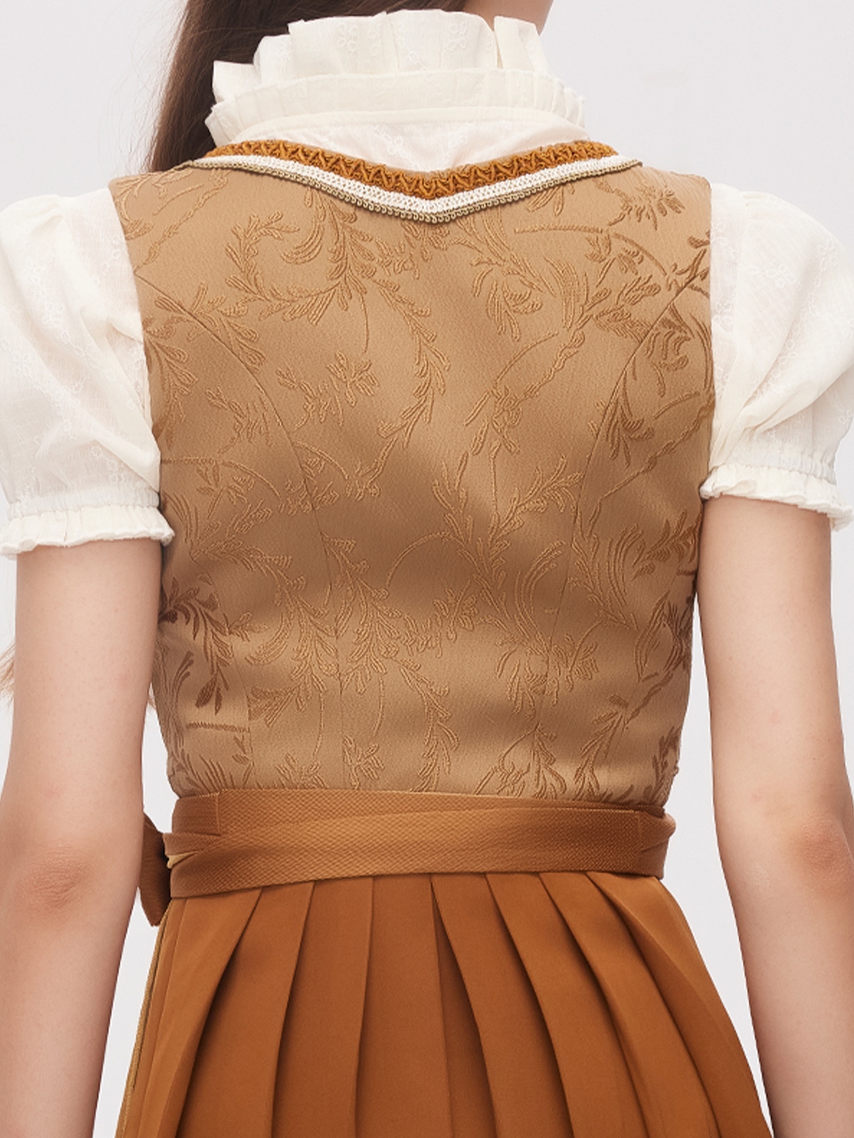 Jeinn Dirndl in Gelb – Eleganz und Tradition